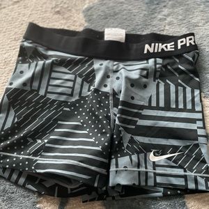 Nike Pro work out shorts size L
